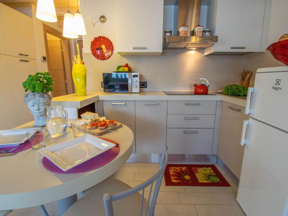 Cherubino - Stunning Lake View With Swimming Pool Parzanica Bagian luar foto