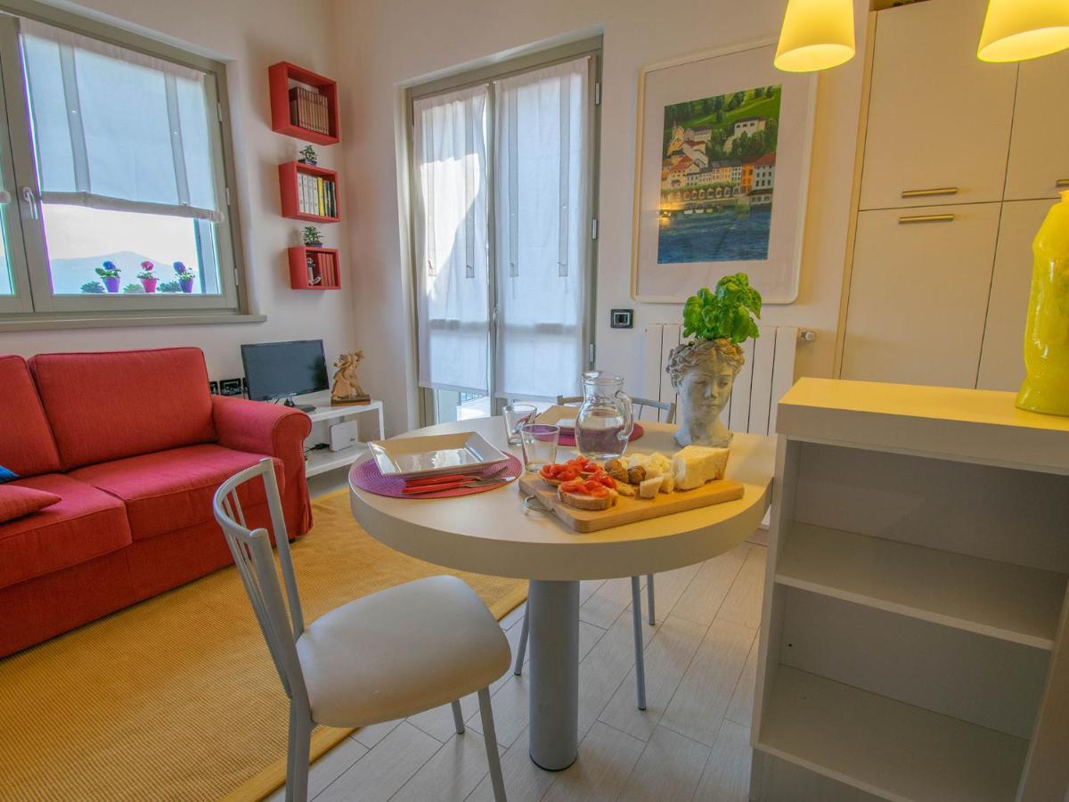 Cherubino - Stunning Lake View With Swimming Pool Parzanica Bagian luar foto